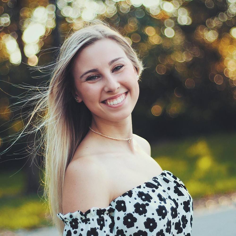 Meet your Posher, Holly